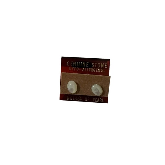 Vintage Taiwan MOP Mother of Pearl Bead Earrings Pierced Ears New on Card NOS - Picture 1 of 7